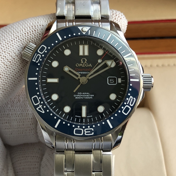 オメガ時計正面デザイン